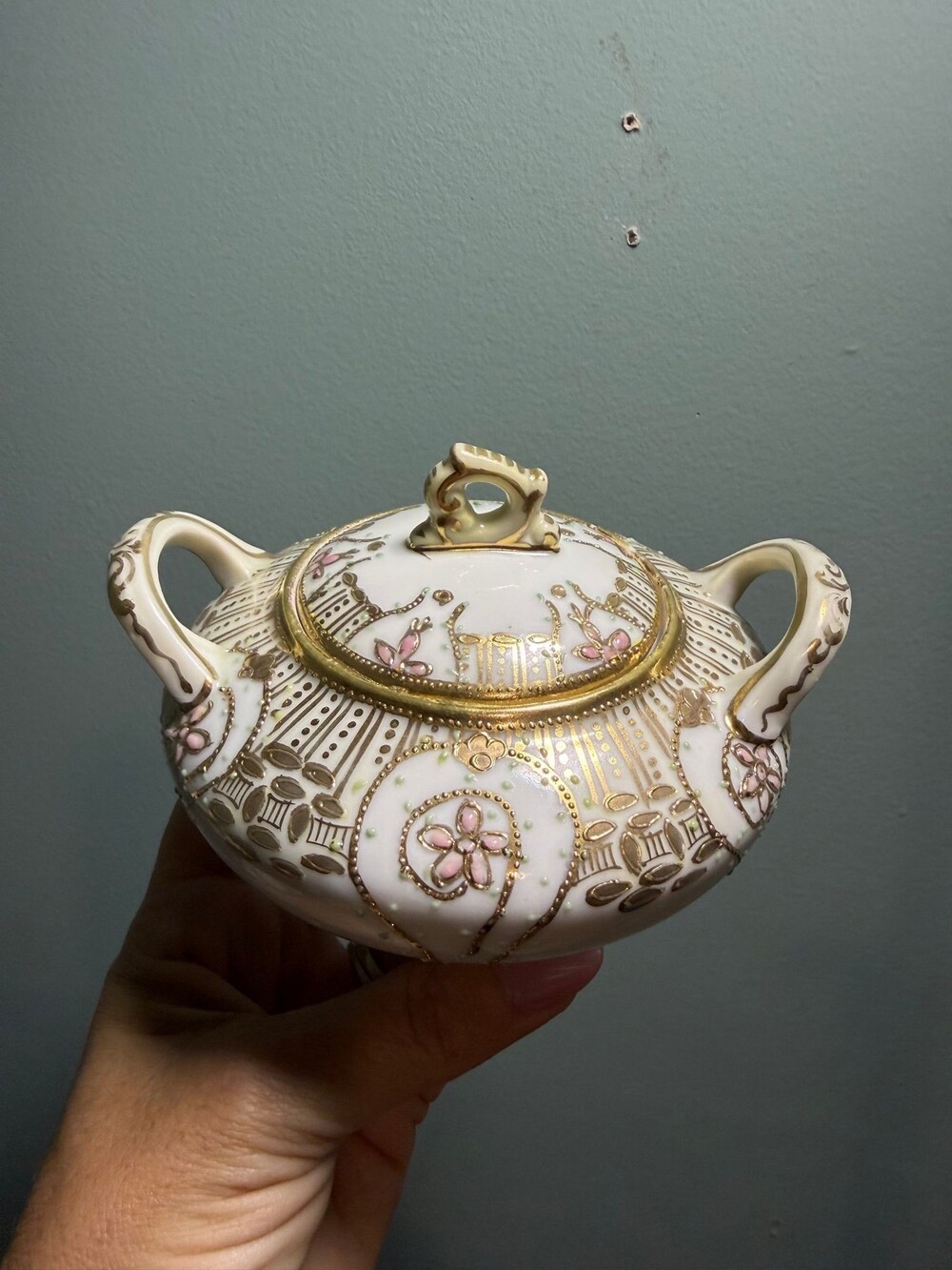 146 1910-1920 hand painted Nippon sugar bowl
